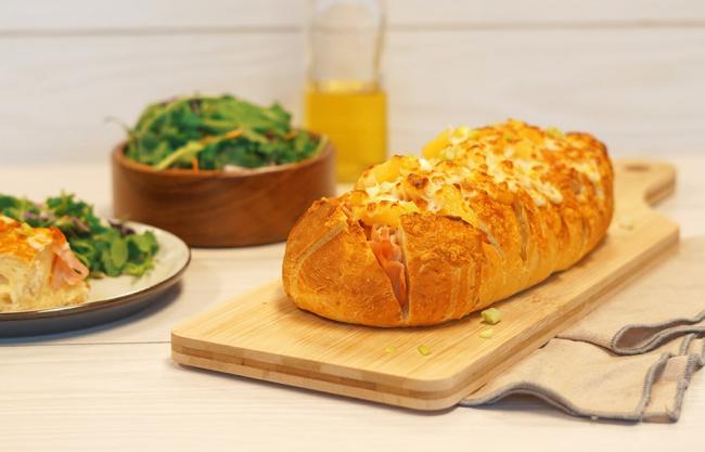 Ham & Pineapple Pull-Apart Bread